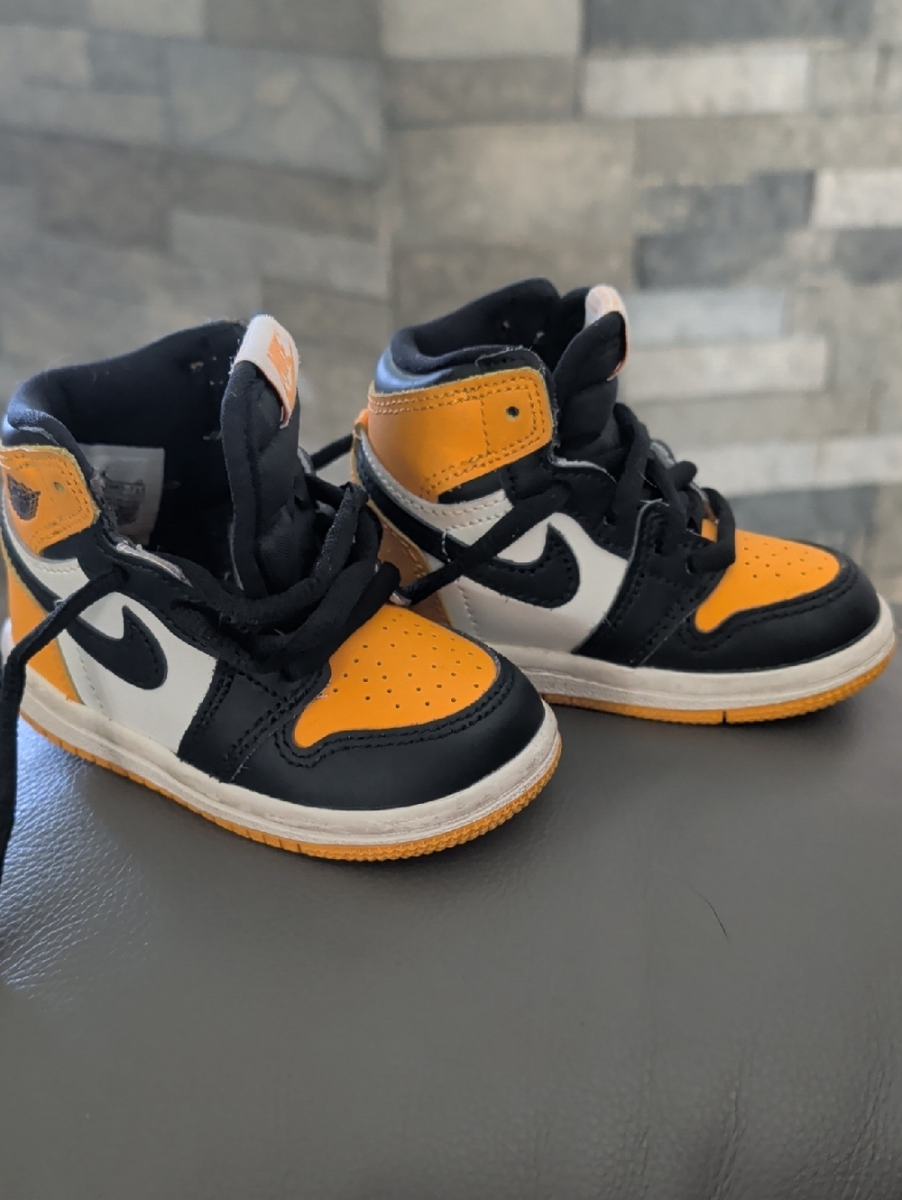 Nike Kids High-Top Sneakers in Black, Yellow & White